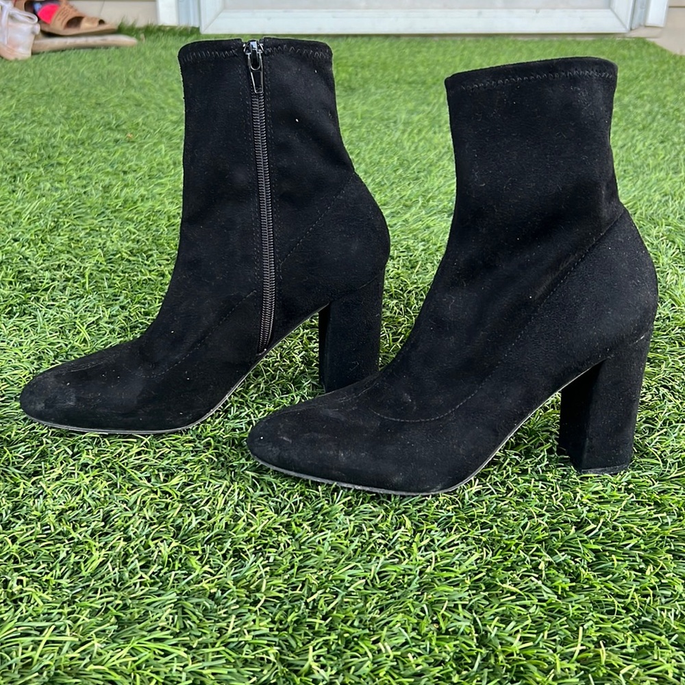 Steve Madden fantaysa black booties size 7